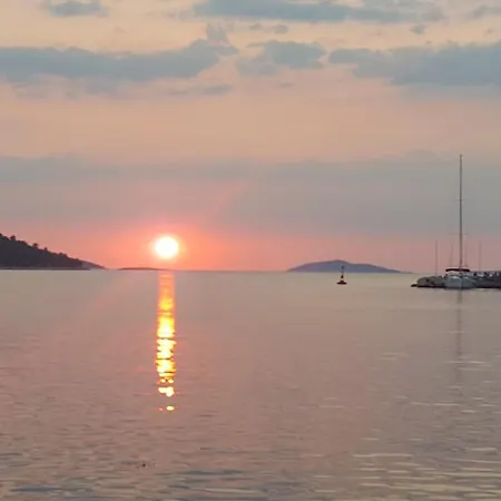 Appartement Tri Masline With Seaview Trogir