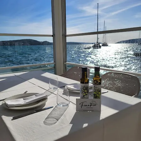 Appartement Tri Masline With Seaview Trogir