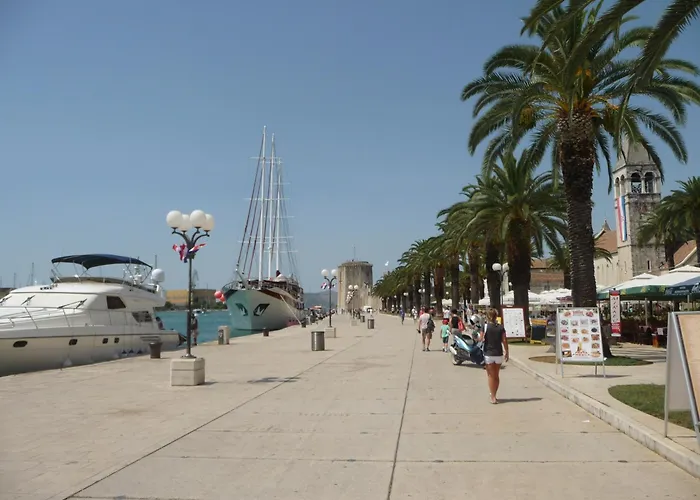 Tri Masline With Seaview Апартаменты *