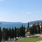Апартаменты Tri Masline With Seaview