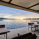 Tri Masline With Seaview Трогир